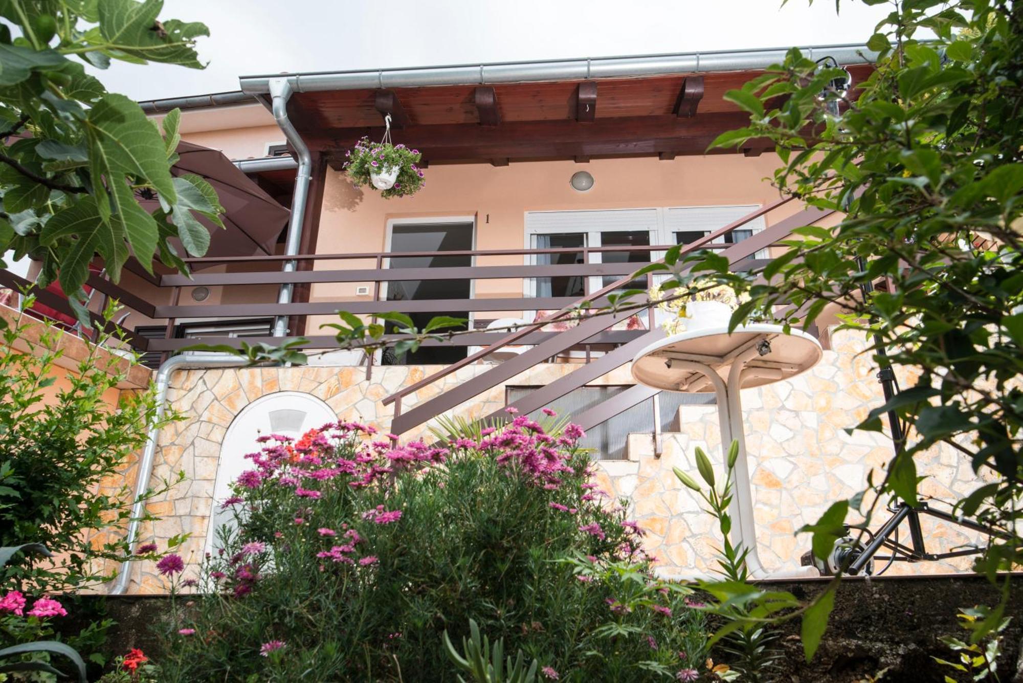 Apartment Alba Medveja Εξωτερικό φωτογραφία